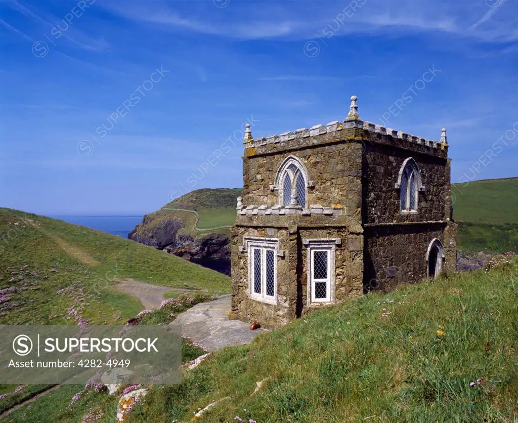 England, Cornwall, Port Quin. Doyden Castle on Doyden Point on the North Cornwall Coast at Port Quin.