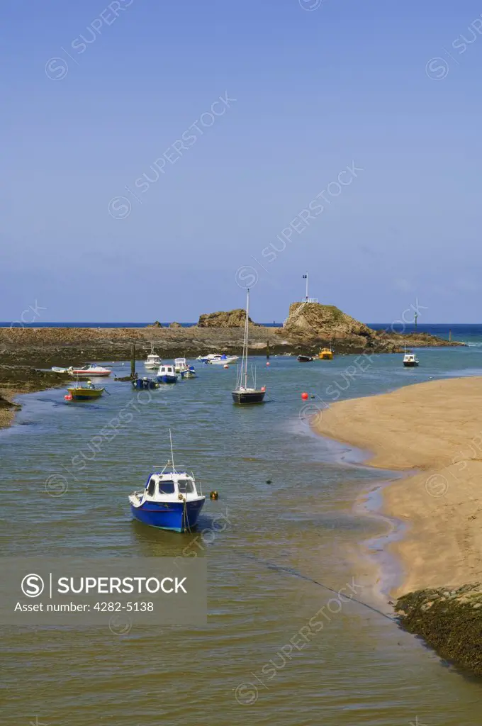 England, Cornwall, Bude. Bude Harbour at the mouth of the River Neet in North Cornwall.