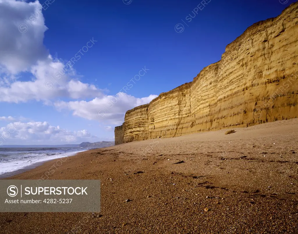 England, Dorset, Burton Bradstock. Burton Beach at Burton Bradstock on the Dorset Jurassic Coast, near Bridport.