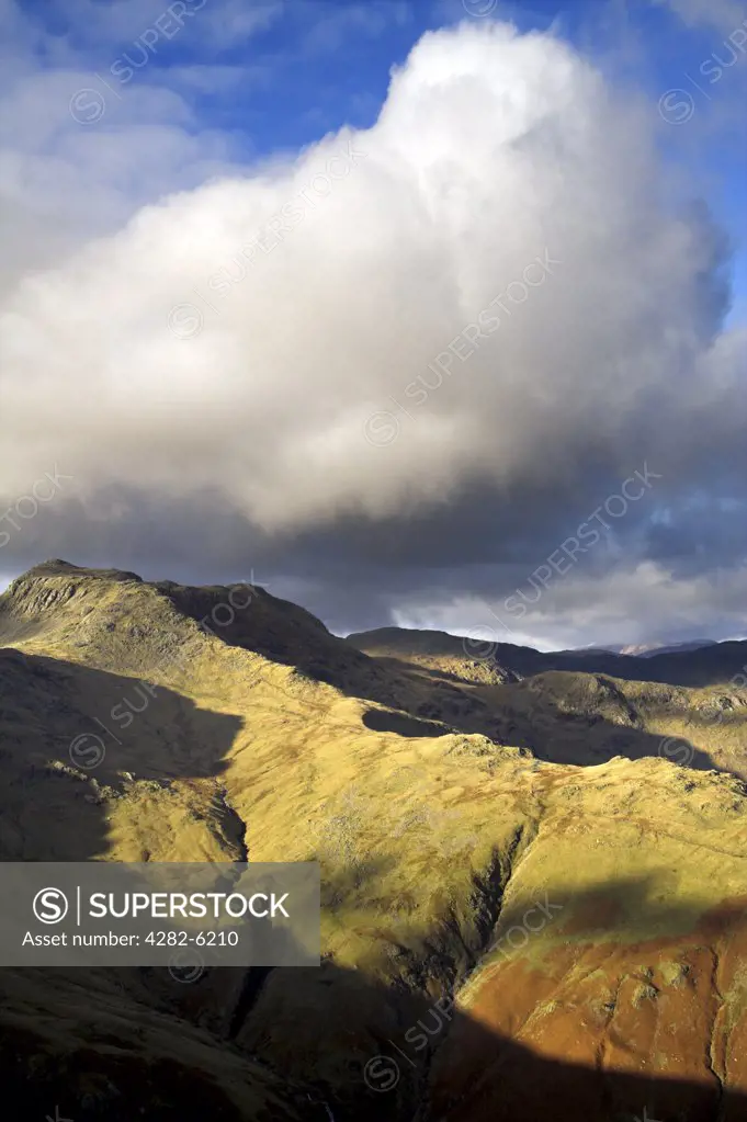 England, Cumbria, Langdale Pikes. A view toward the Langdale Pikes.