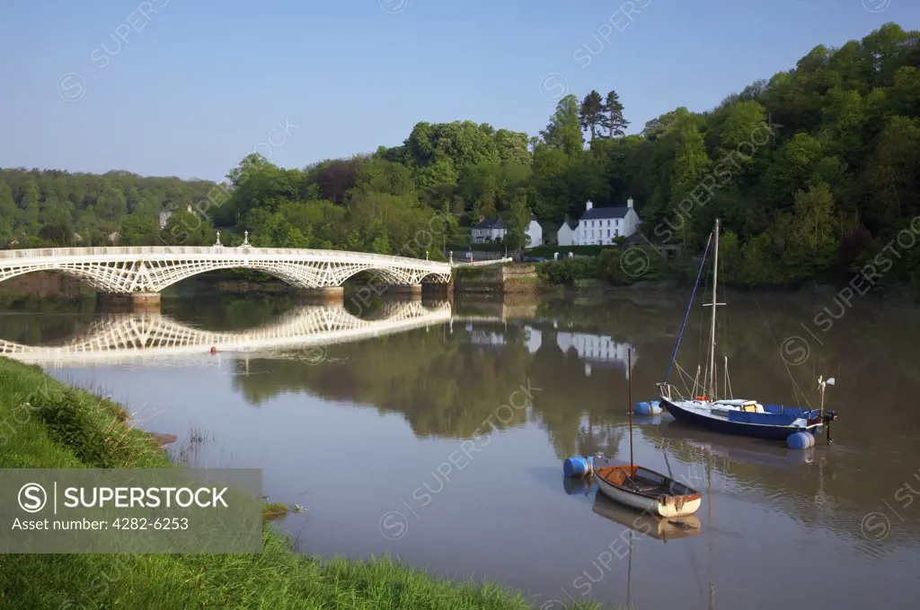 Wales, Monmouthshire, Chepstow. Boats near the Wye bridge at Chepstow.