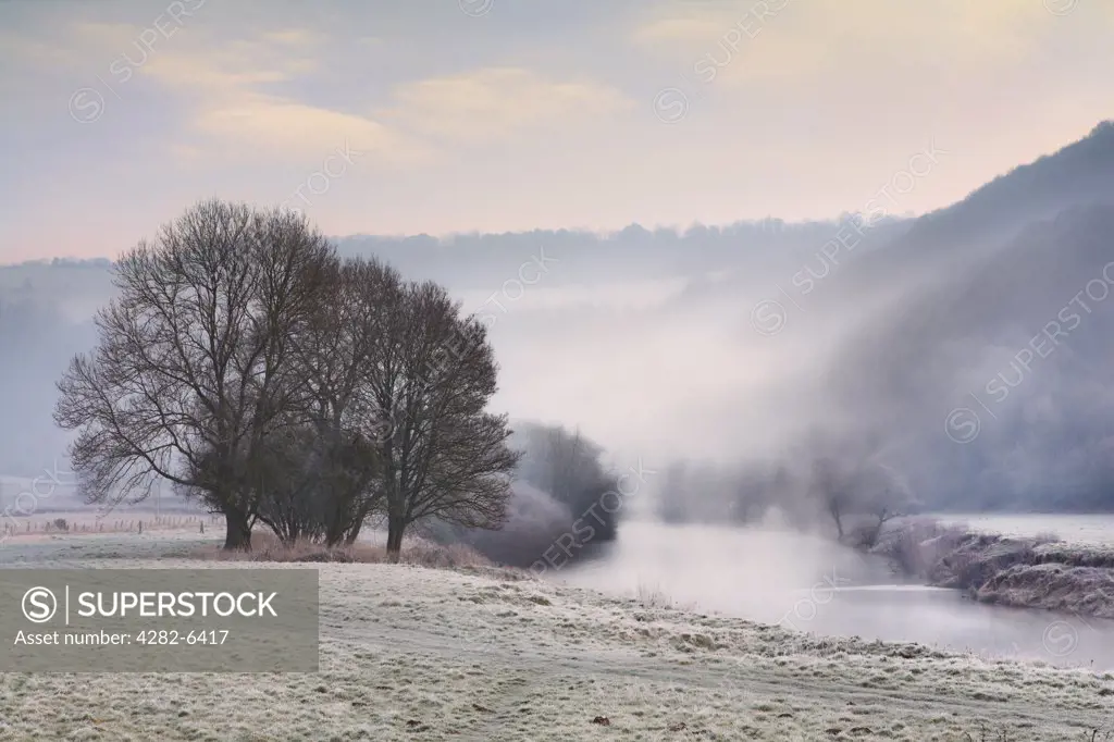 Wales, Monmouthshire, Bigswier. Mist over the river Wye at Bigswier on the Gloucestershire, Monmouthshire border.