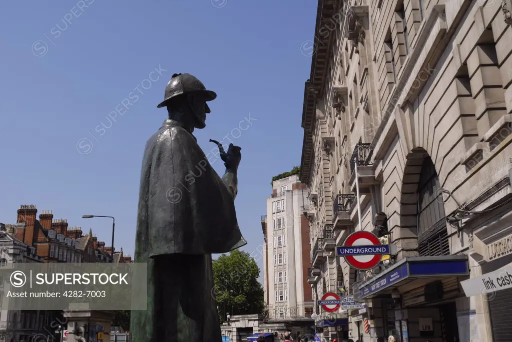 England, London, Baker Street. Statue of Sherlock Holmes outside Baker Street tube station.