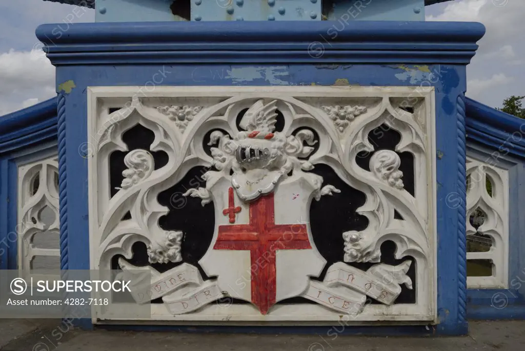 England, London, Tower Bridge. Detail of a crest on Tower Bridge.