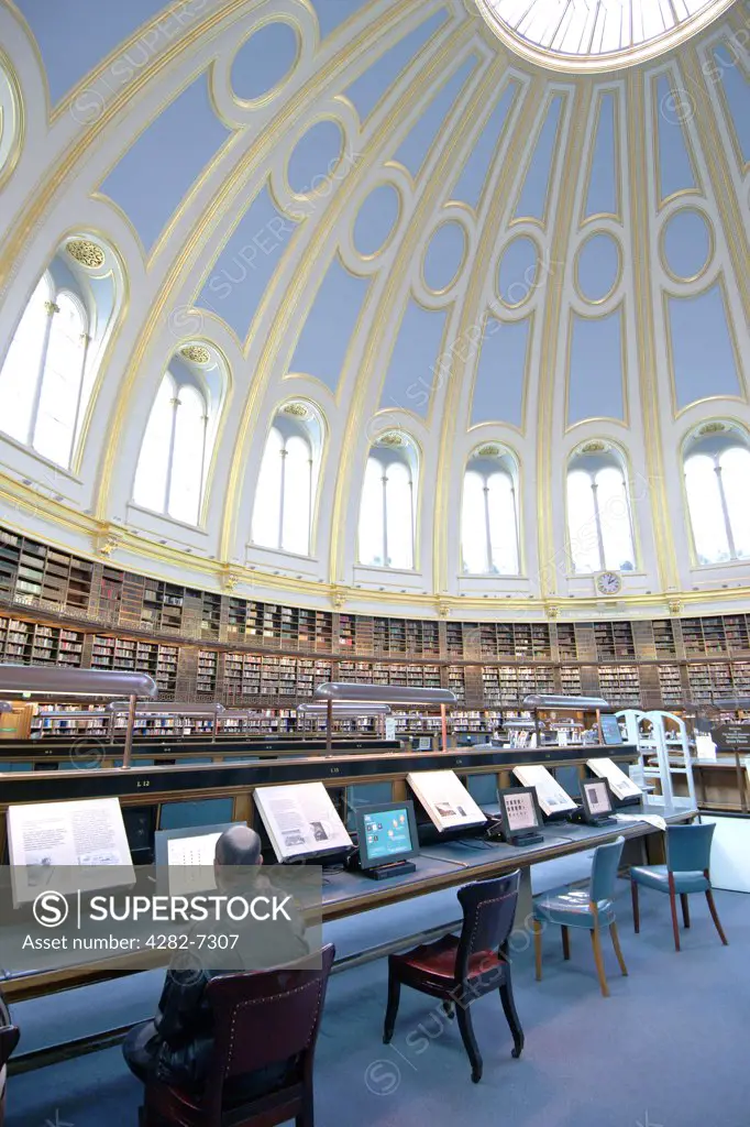 England, London, British Museum. The interior of the reading room in the British Museum in London.