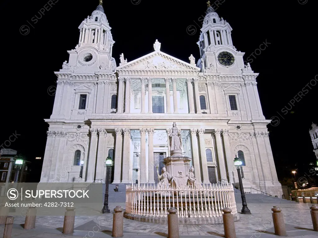 England, London, St Paul's Cathedral. The front entrance and main facade of St Paul's cathedral in London at night.
