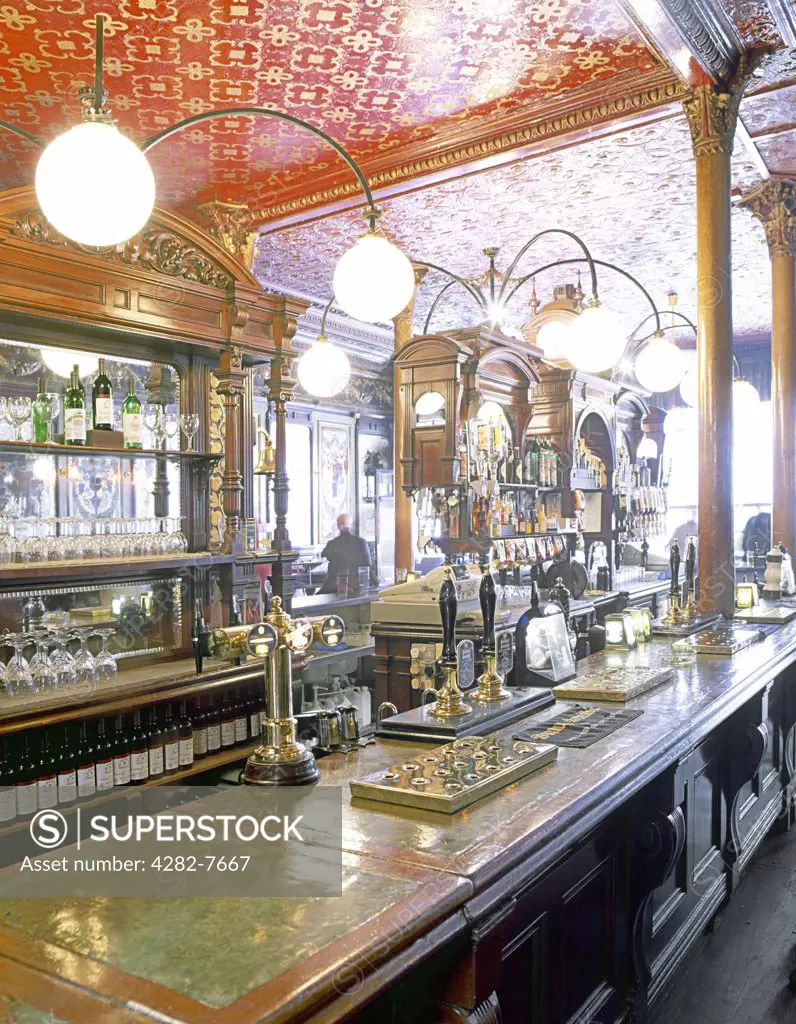 England, London, Holborn. The interior of the Victorian era Princess Louise pub in Holborn.