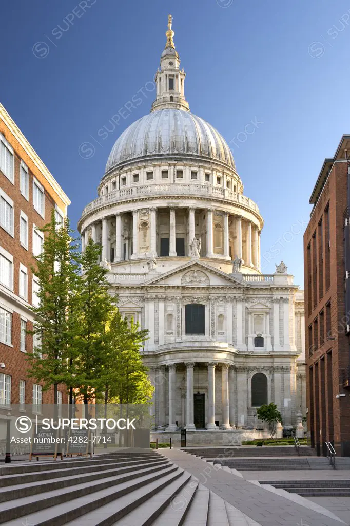 England, London, The City of London. St Paul's cathedral, designed by Sir Christopher Wren in the 17th century.