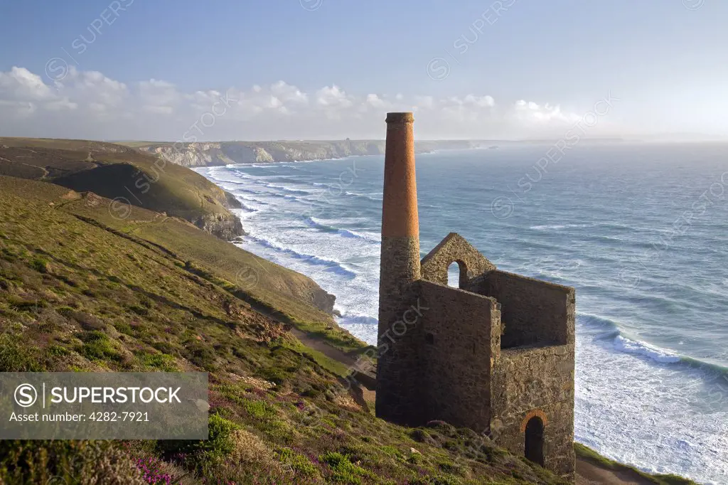 England, Cornwall, St Agnes. Looking south along the North Cornwall coast from Wheal Coates tin mine.