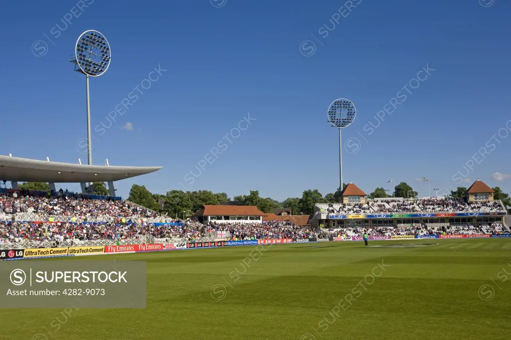 England, Nottinghamshire, West Bridgford. Trent Bridge, home of Nottinghamshire County Cricket Club, packed full of excited supporters.