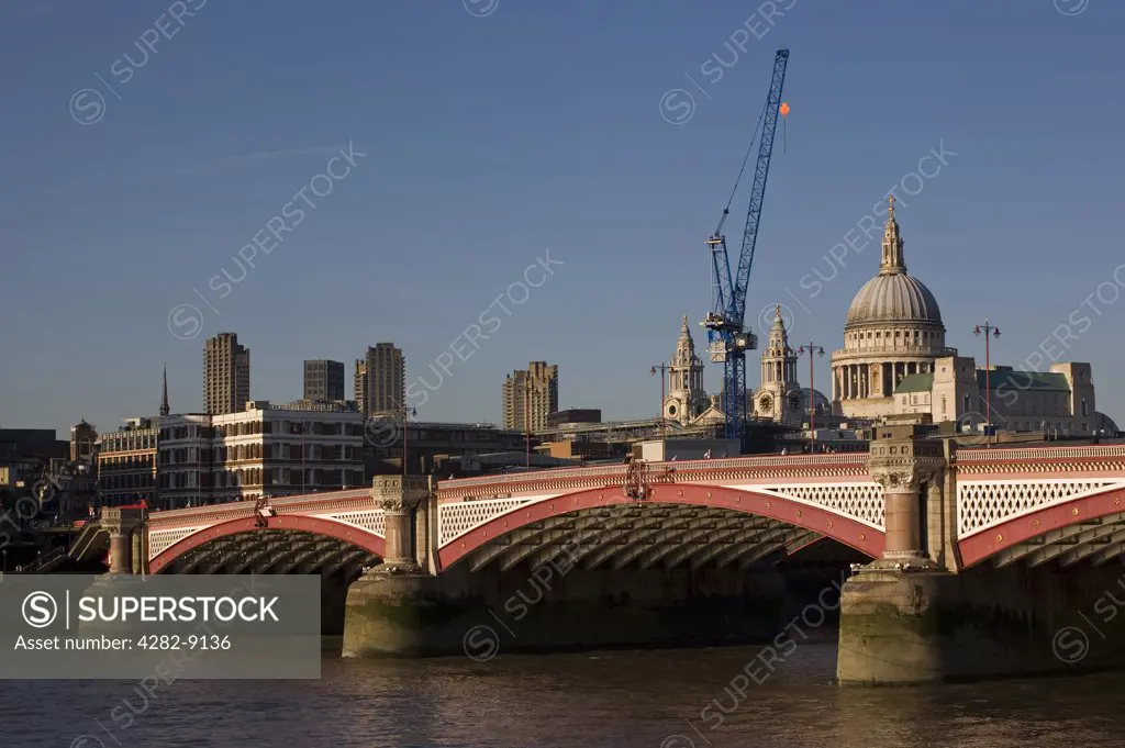England, London, Blackfriars Bridge. Blackfriars road bridge over the River Thames.