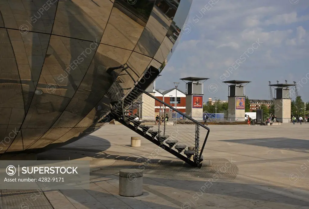 England, Bristol, Bristol. Futuristic looking space pod structure of the Planetarium Museum at Millennium Square in Bristol.