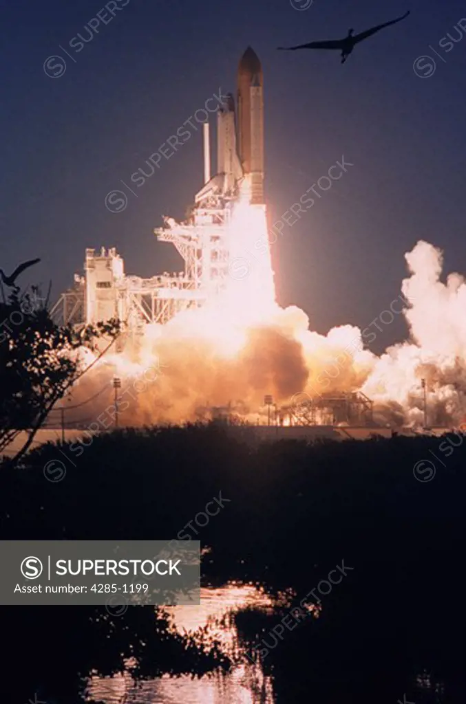 Space Shuttle Launch. (STS098)