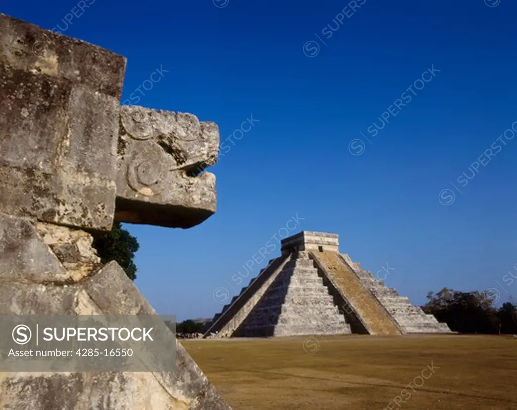 Mayan Runins of the Plumed Serpent and The Castle of Kukulcan in Chichen Itza, Yucatan, Mexico
