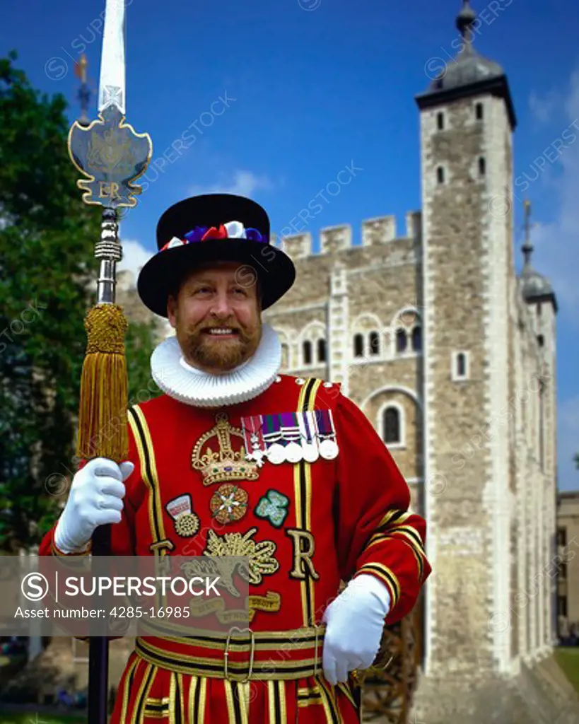 Yeoman Warder ( Beefeater ) The Tower of London, London, United Kingdom ( Great Britain )