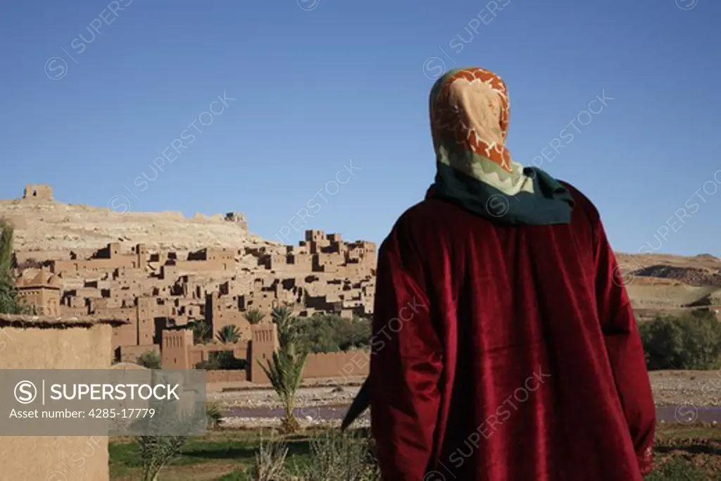 Africa, North Africa, Morocco, Atlas, Region, Ouarzazate, Ait Benhaddou, Kasbah, Local Woman