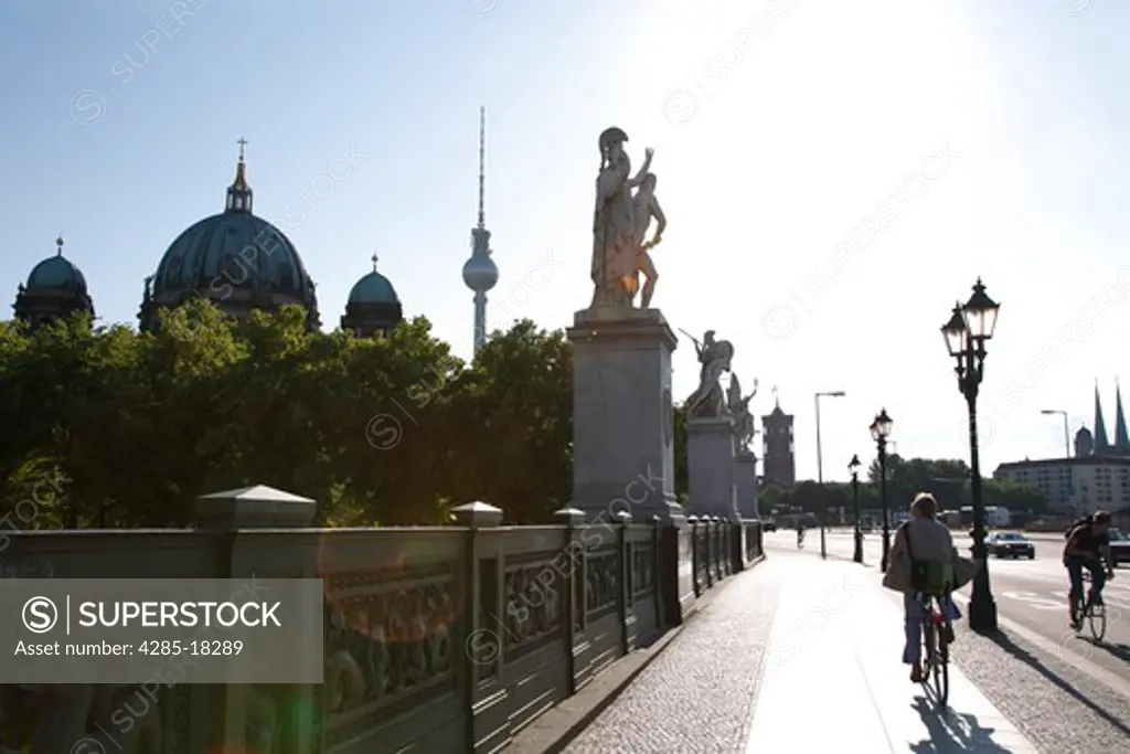 Germany, Berlin, Schloss Brcke, Palace Bridge, Berlin Cathedral, Berliner Dom, Fernsehturm, Television Tower, TV Tower, Statues
