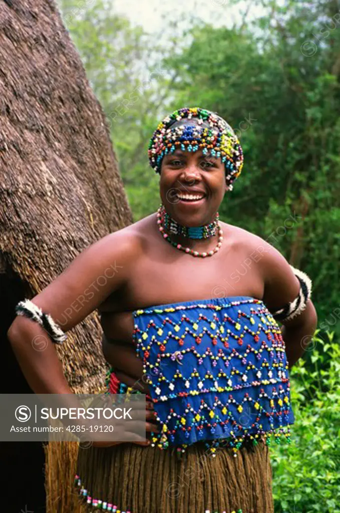 South Africa, Phe-Zulu, Zulu Woman