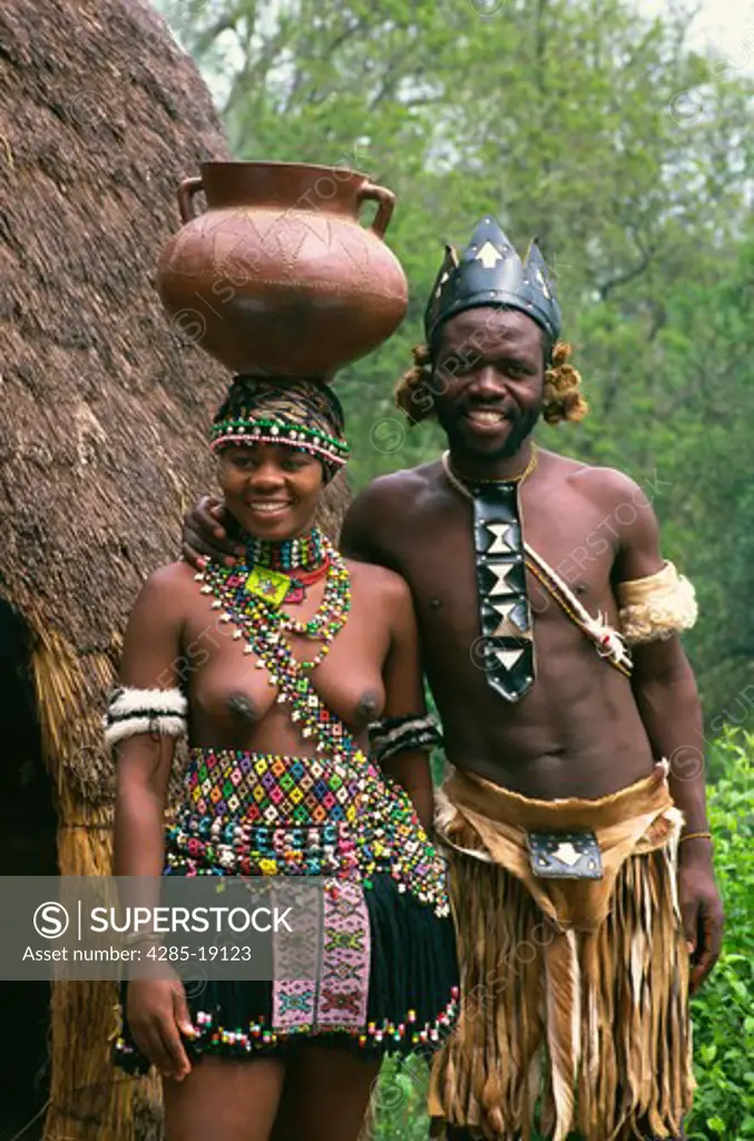 South Africa, Phe-Zulu, Zulu Man and Woman