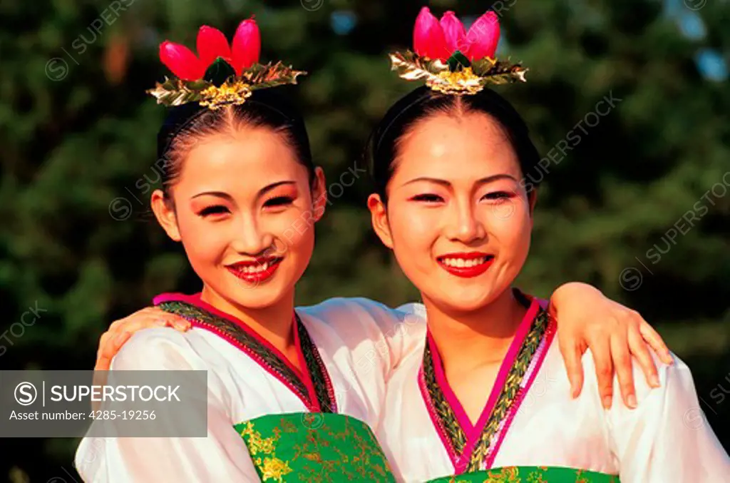 Korea, Kyongju, Shila Dancers MR47-05/06