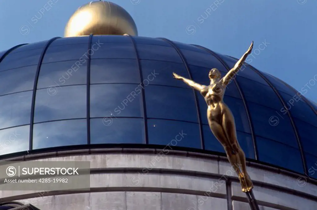United Kingdom, London, Piccadilly Circus, Woman Statue