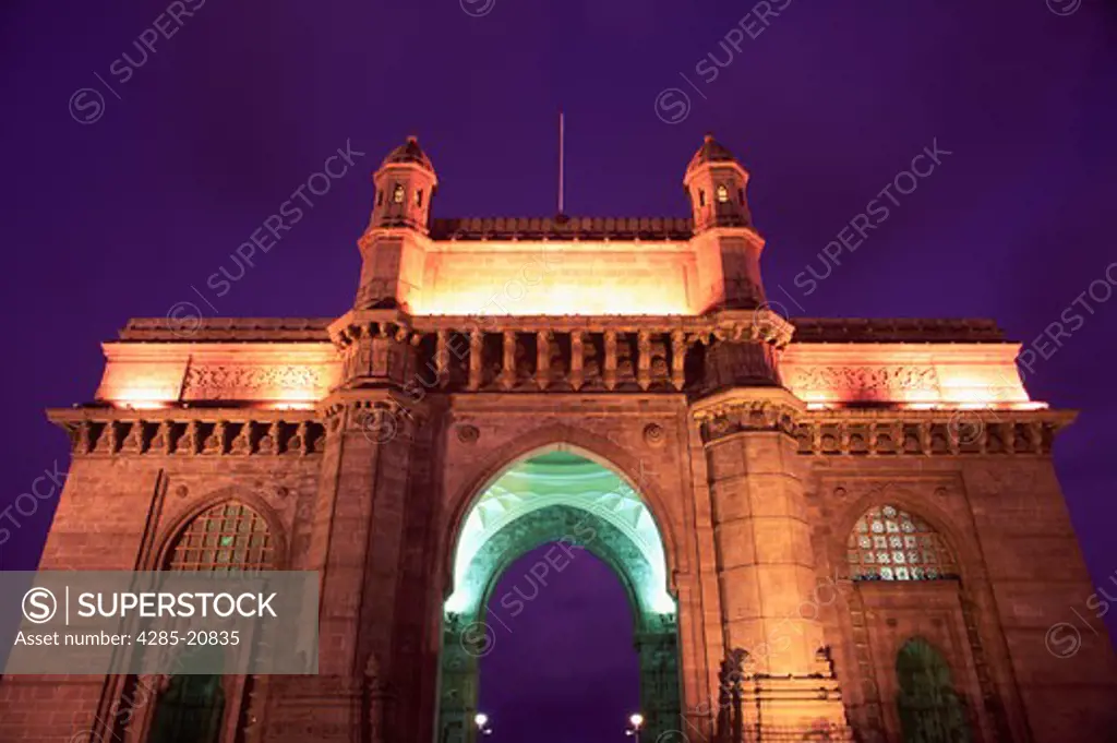Bombay, Gateway to India
