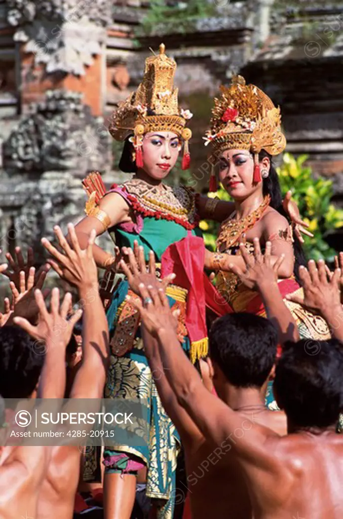 Bali, Kecak Dancing