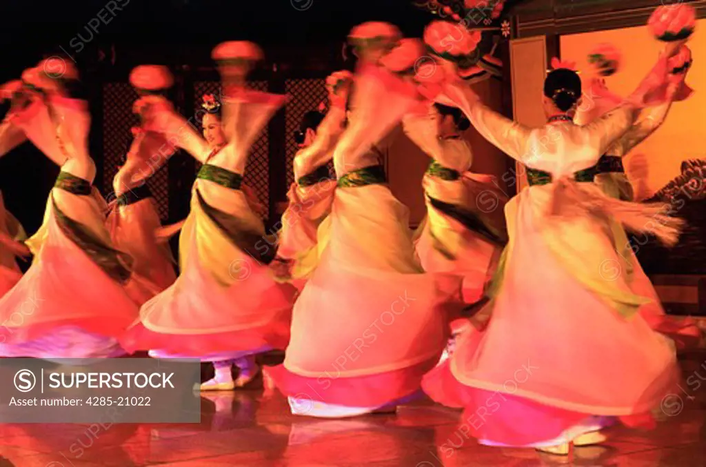 Kyongju, Shila Traditional Dancing