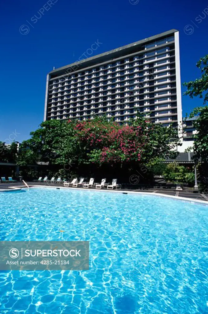 Manila, Manila Hotel