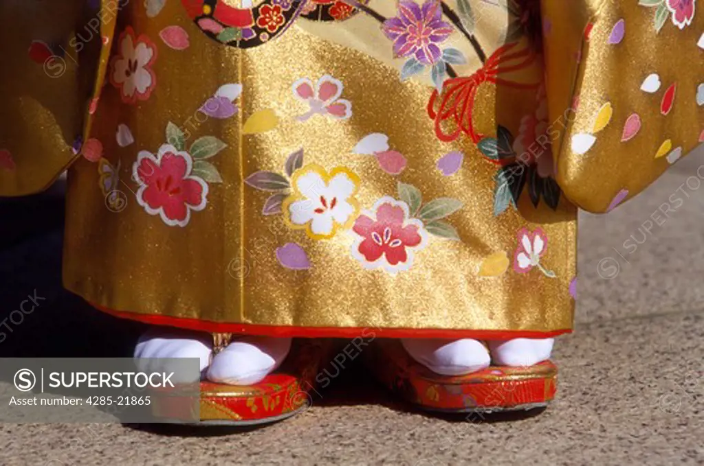 Japan, Shichigosan Festival, Girl wearing Kimono, Feet