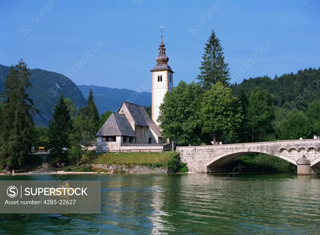 Slovenia, Bohinj, Ribcev Laz, Lake Bohinj, Stone Bridge and Church of St. John the Baptist