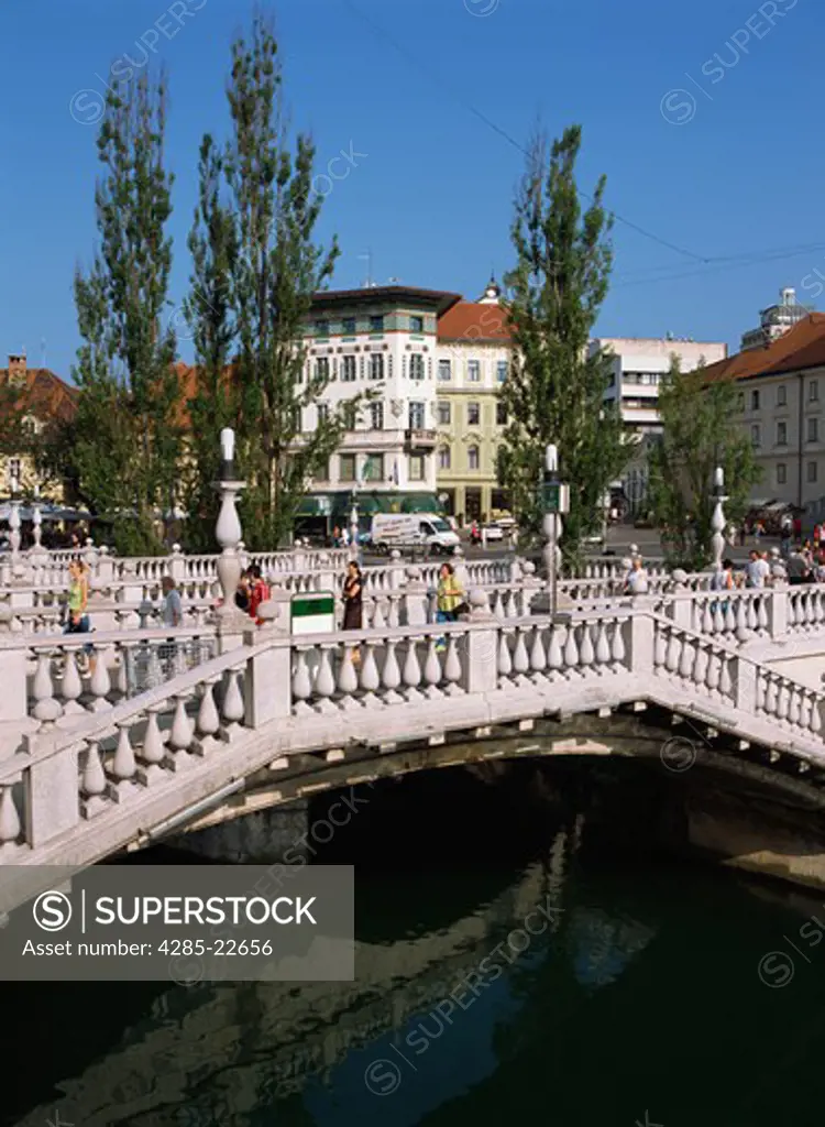 Slovenia, Ljubljana, Preseren Square, Triple Bridge