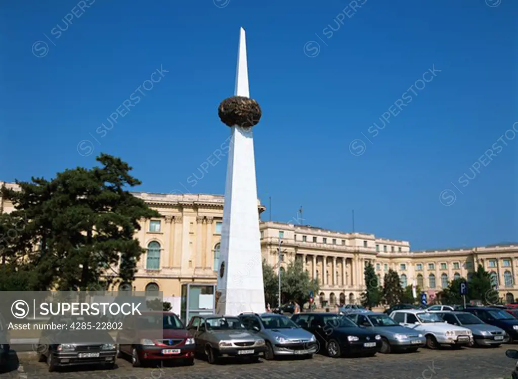 Romania, Bucharest, Revolution Square, Memorial of Rebirth Pillar to Victims of 1989 Revolution, National Museum of Art
