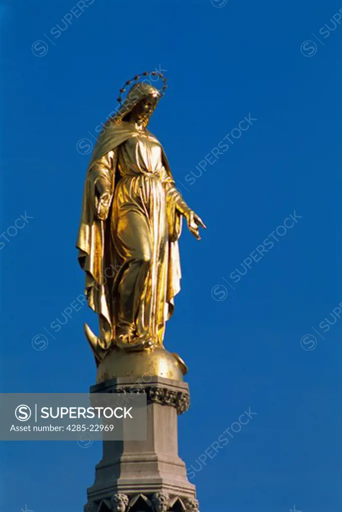 Croatia, Zagreb, Kaptol, Statue of the Blessed Virgin Mary