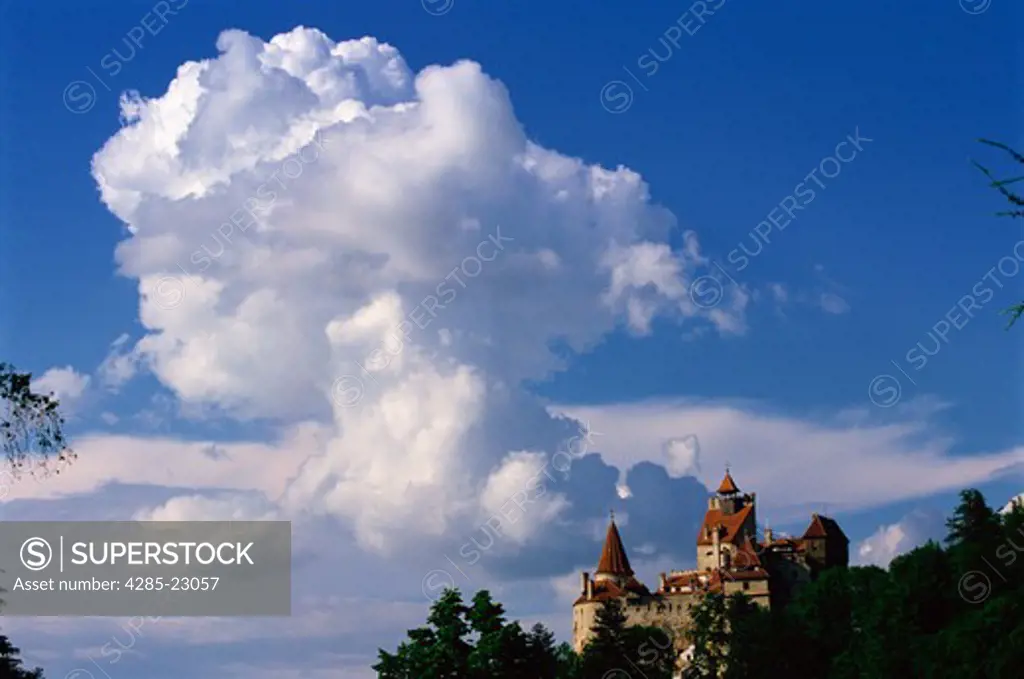 Romania,Transylvania, Brasov County, Bran, Bran Castle (Draculas Castle), Clouds