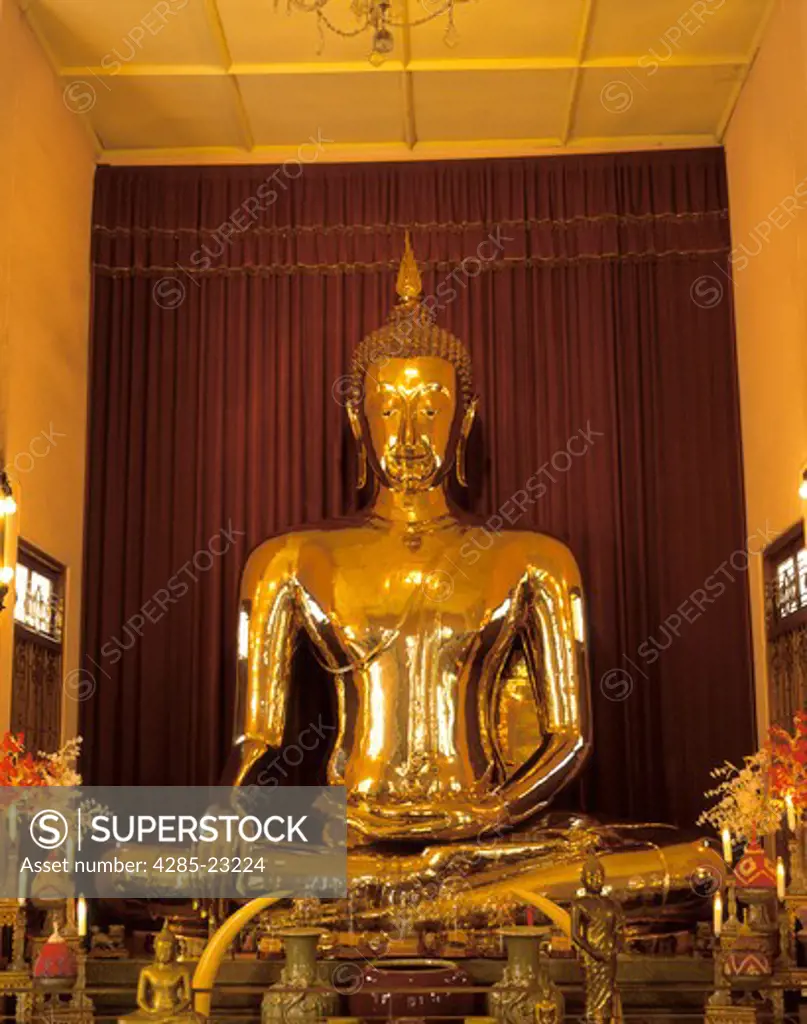Thailand,Bangkok,Wat Traimitr,Golden Buddha Figure