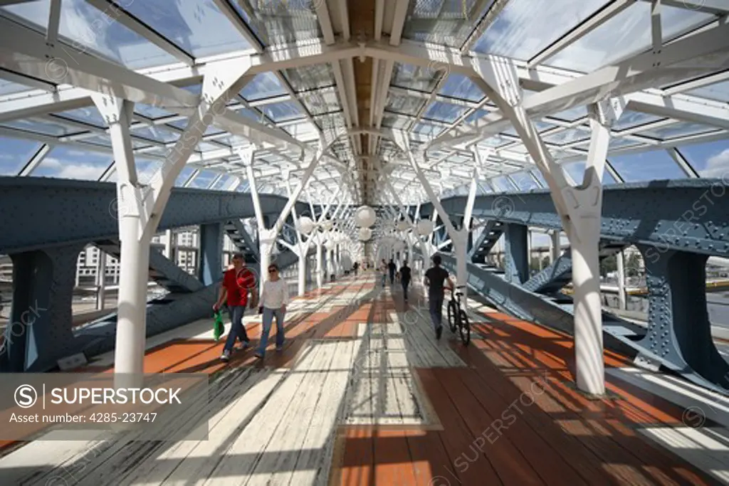 Russia, Moscow, Moscow River Bridge