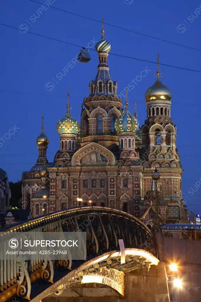Russia, St Petersburg, Church of the Resurrection (Church on Spilled Blood), Little Stable Bridge (Malo-Konyushennyy most), Floodlit