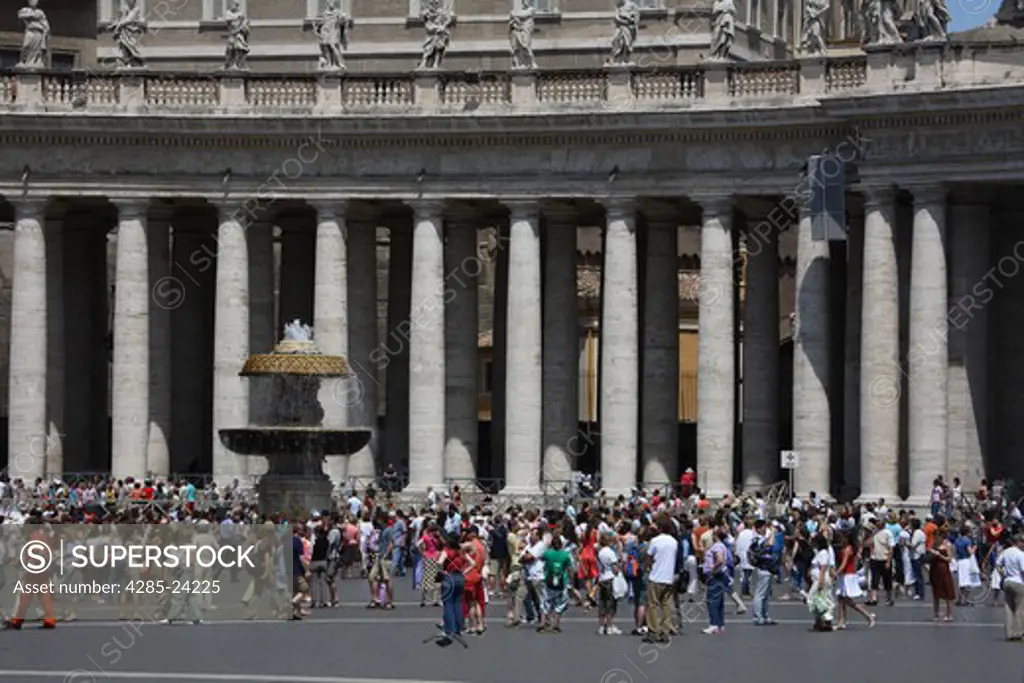 Italy, Lazio, Rome, Vatican City, St Peter's Square, St. Peters Basilica, Cathedral,