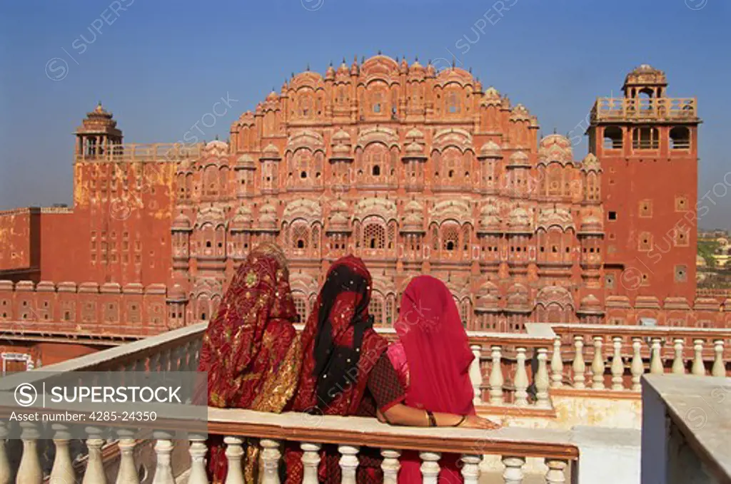 India, Jaipur, Wind Palace, Hawa Mahal, Women