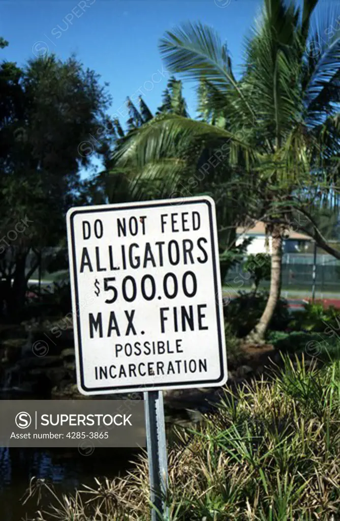 Alligator sign on Sanibel Island, FL.