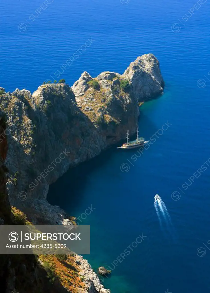 Boat going to cave for cave jumping on Turkisch Rivera Alanya