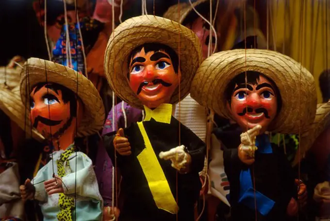 Mexican Puppets, Mexico