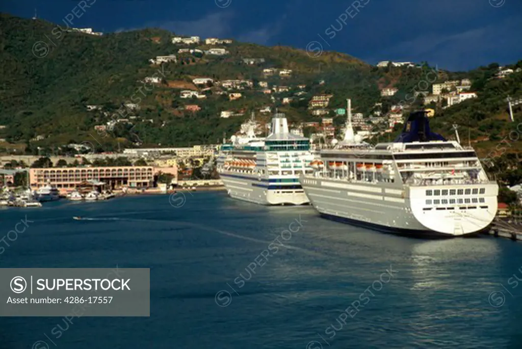Cruise ships in St.Thomas