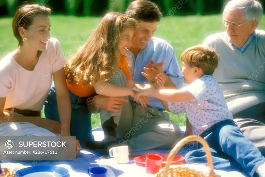 Family picnic MR 147 #0BB