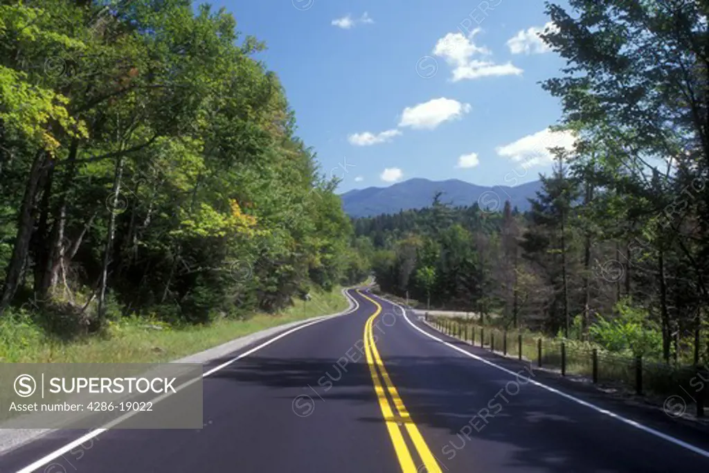 road, Adirondacks, Adirondack Park, New York, Mountain road in Lake Placid in the state of New York. 