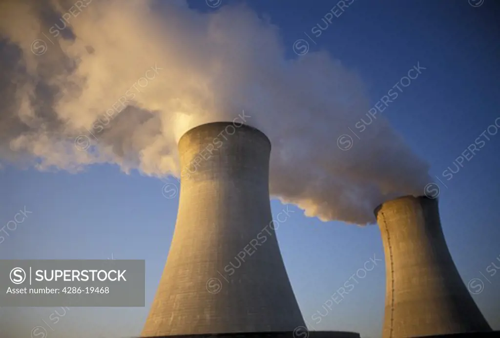 nuclear power plant, cooling towers, Limerick, Pennsylvania, Steam rising from the cooling towers at Philadelphia Electric Company Nuclear Power Generating Station in Limerick in the state of Pennsylvania.