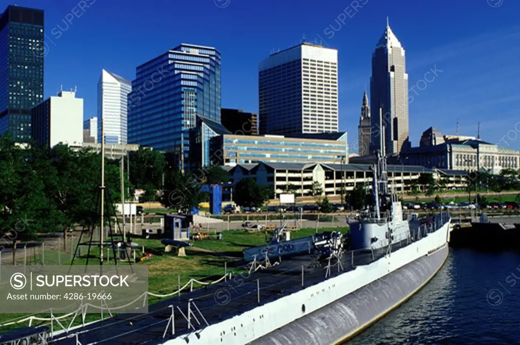 submarine, skyline, Cleveland, OH, Ohio, Downtown skyline of Cleveland, USS Cod Submarine Museum, Lake Erie