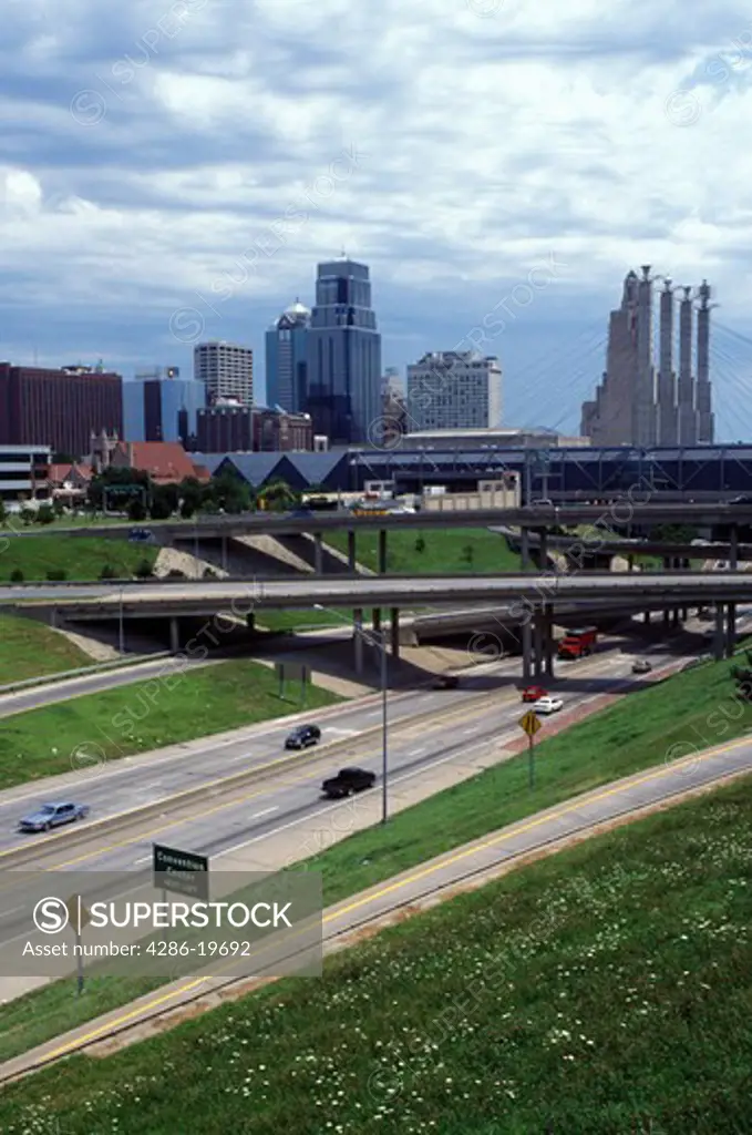 skyline, expressway, Kansas City, MO, Missouri, downtown skyline of Kansas City and I-670/I-35.