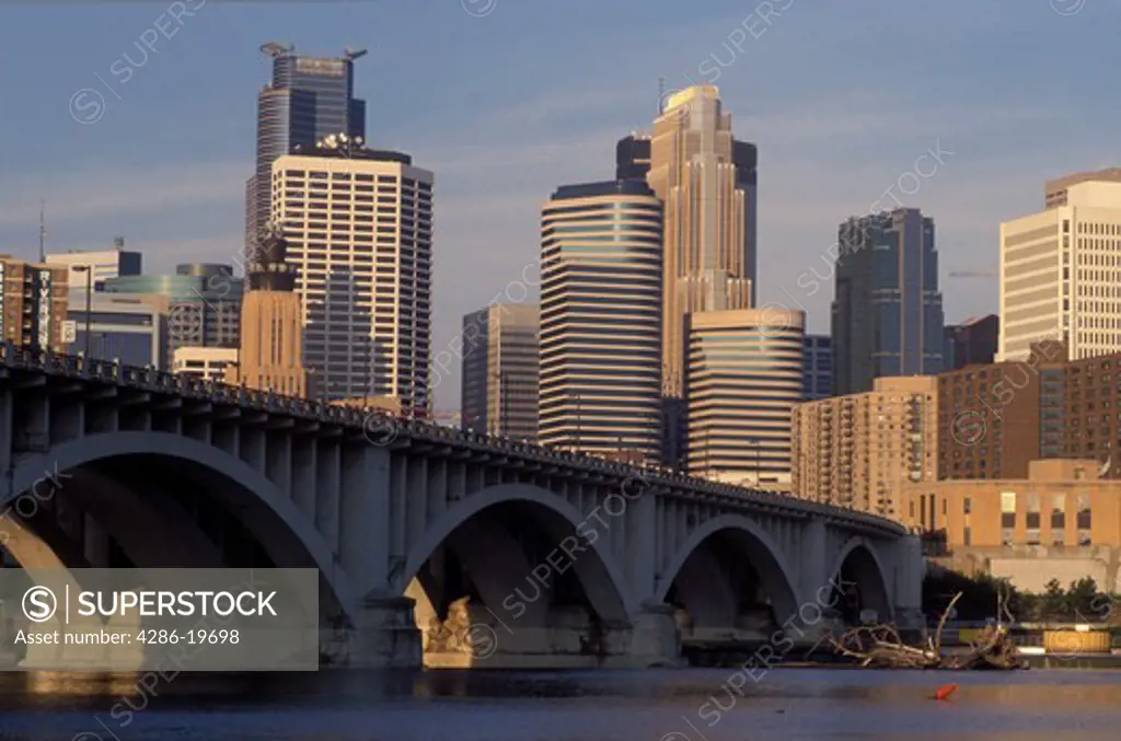 skyline, Minneapolis, MN, Minnesota, Twin Cities, Downtown skyline of Minneapolis, 3rd Avenue Bridge crosses the Mississippi River. 